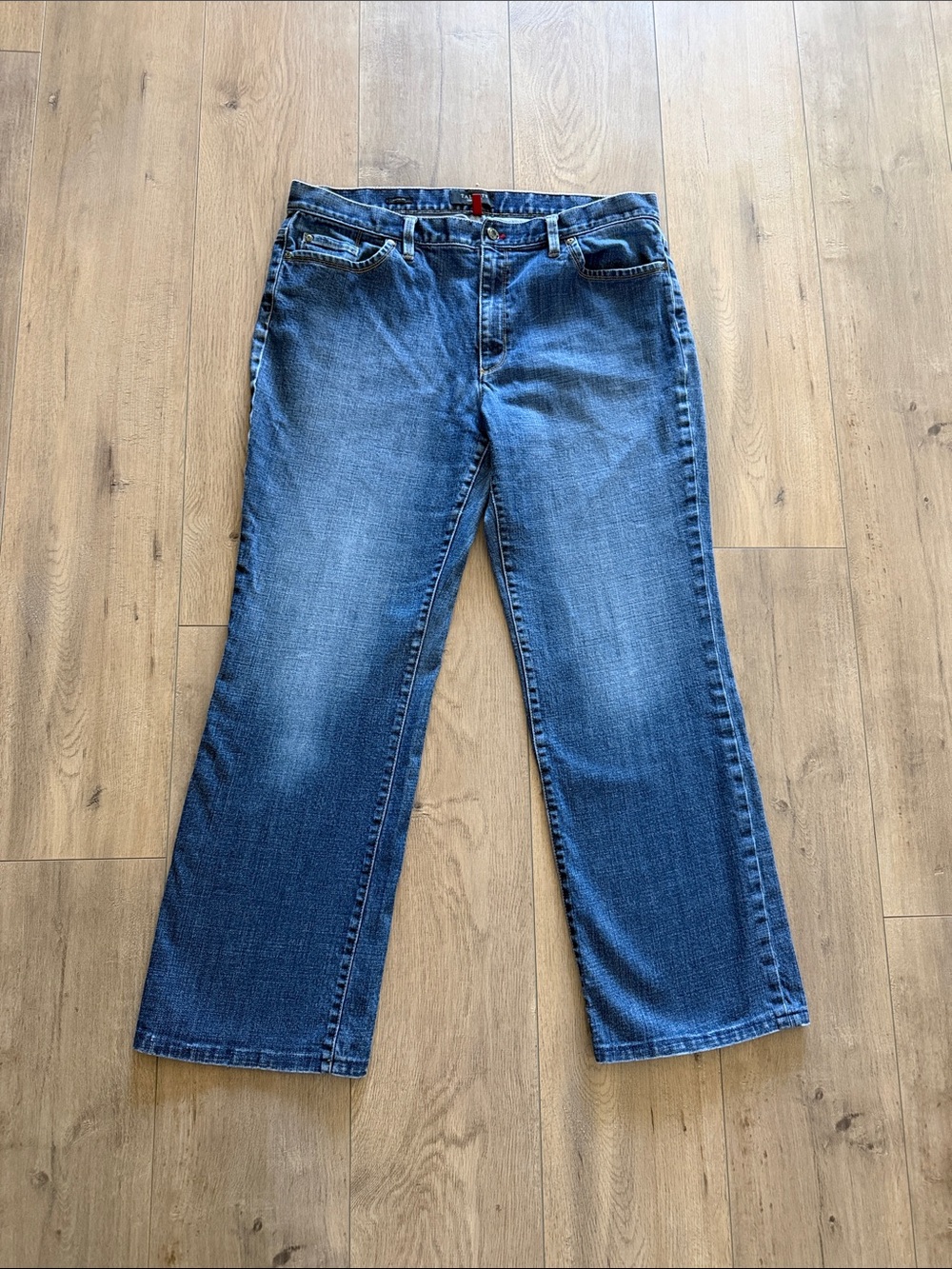 Talbots Signature Boot Cut Denim Jeans Size 16 in Medium Wash Casual Mid Rise
